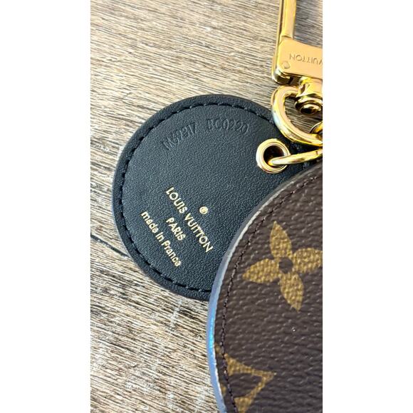 ❤️SOLD❤️ Louis Vuitton Reverse Monogram Key Charm - Picture 4 of 5